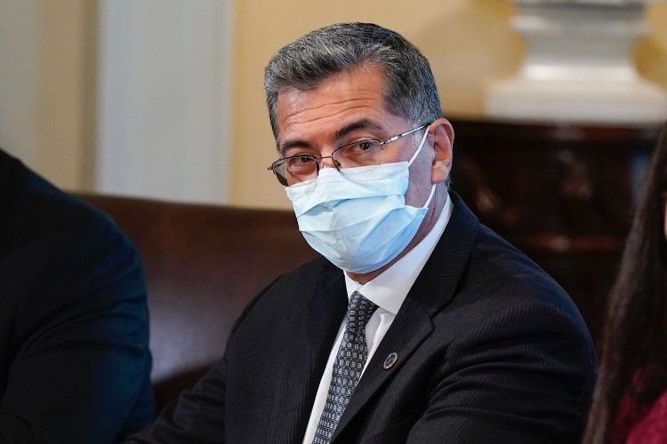 HHS Secretary Appears at New Hampshire Planned Parenthood Clinic After Securing $500,000 Grant - The New American