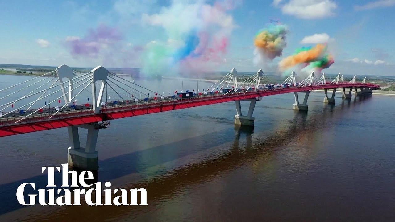 Fanfare as first major road bridge connecting Russia and China opens